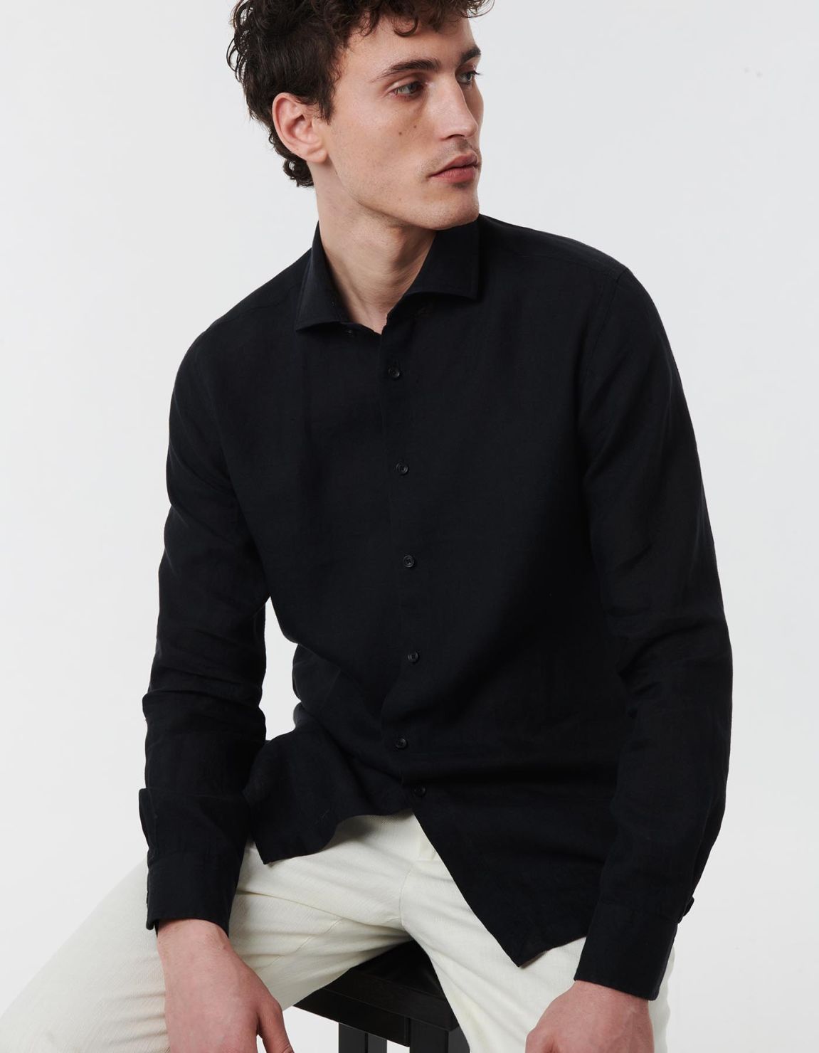 Camisa Cuello francés pequeño Liso Lino Negro Tailor Custom Fit 3