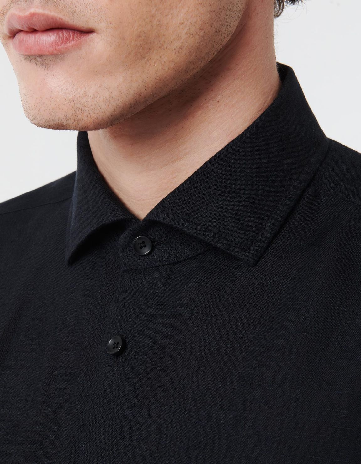 Camisa Cuello francés pequeño Liso Lino Negro Tailor Custom Fit 2
