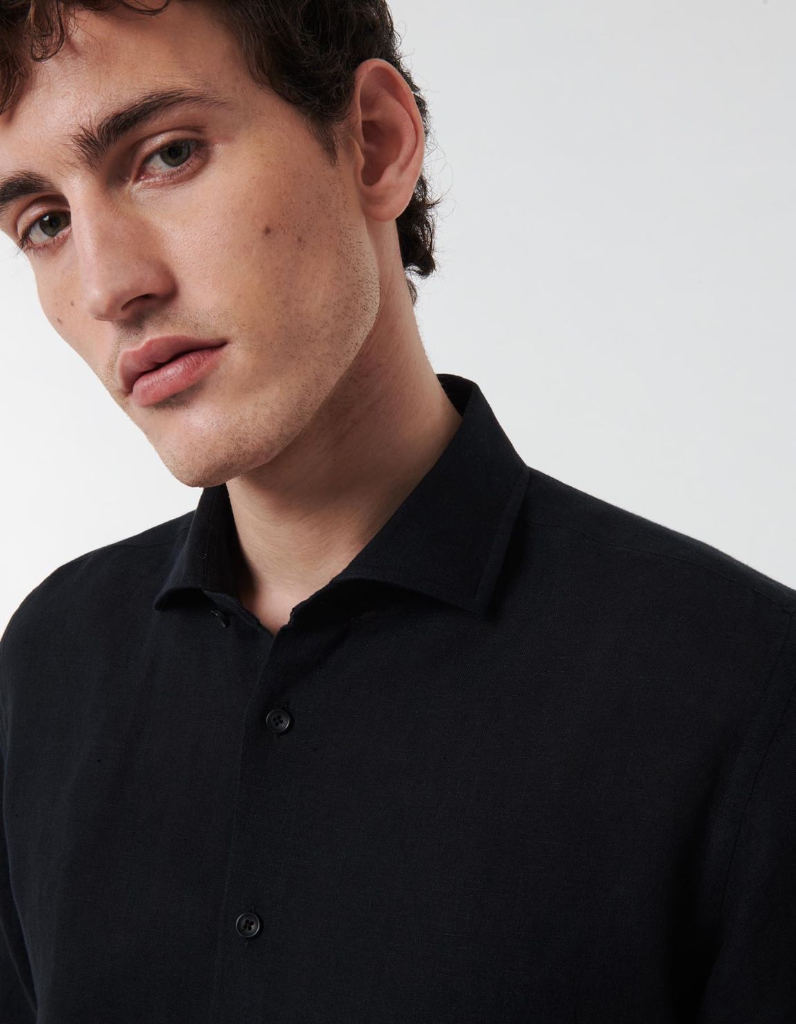 Camisa Cuello francés pequeño Liso Lino Negro Tailor Custom Fit 7