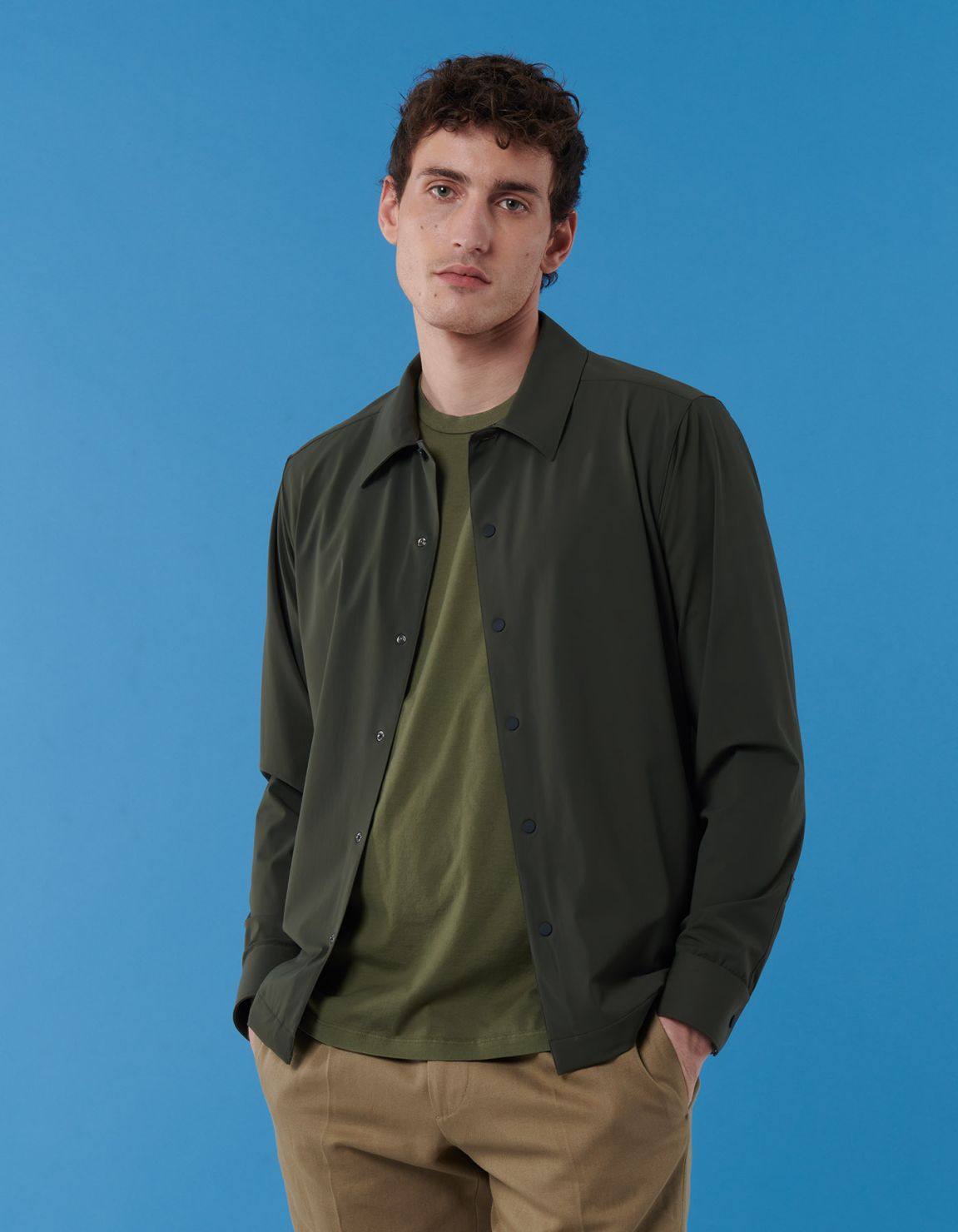 Camisa Cuello italiano Liso Texturizado Verde bosque Over 3