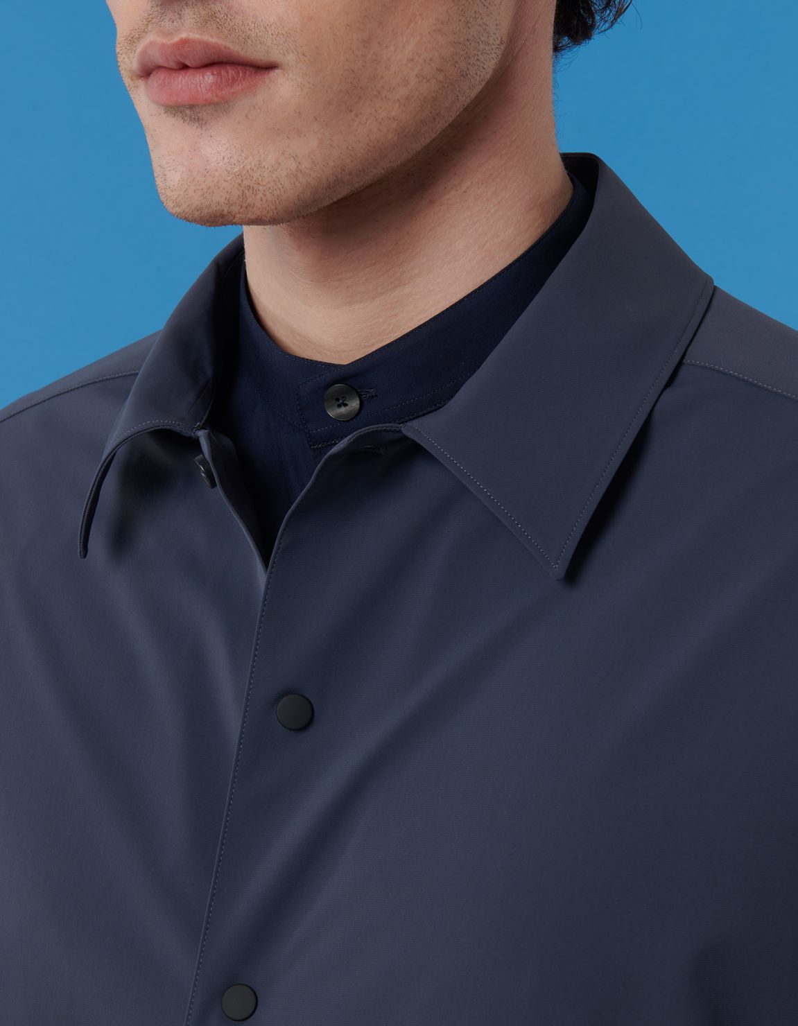 Camisa Cuello italiano Liso Texturizado Gris oscuro Over 2