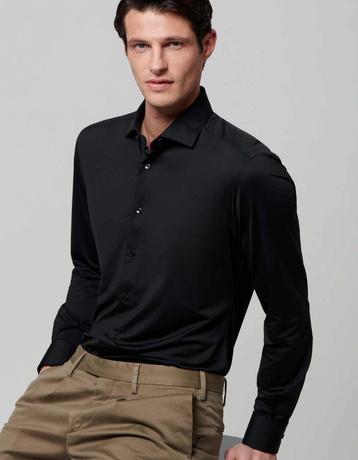 Camisa Cuello francés pequeño Liso Sarga Negro Evolution Classic Fit 1