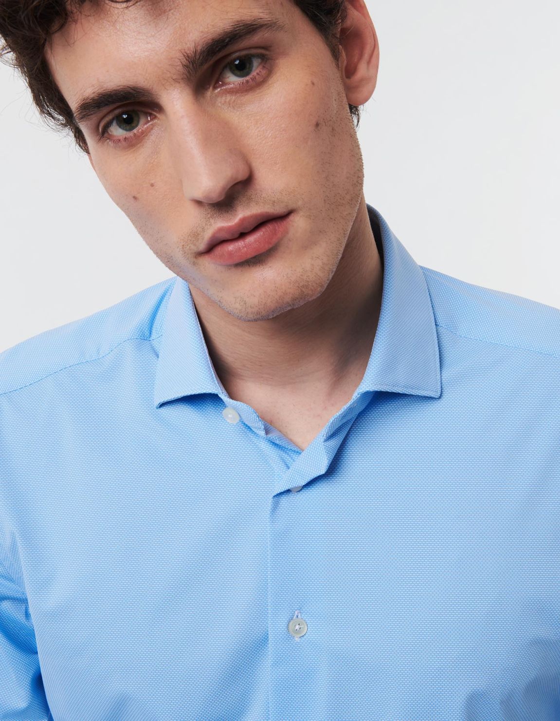Camisa Cuello francés pequeño Liso Texturizado Celeste Slim Fit 3